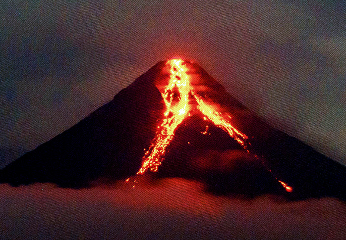 AKTIBO PA ANG MAYON VOLCANO