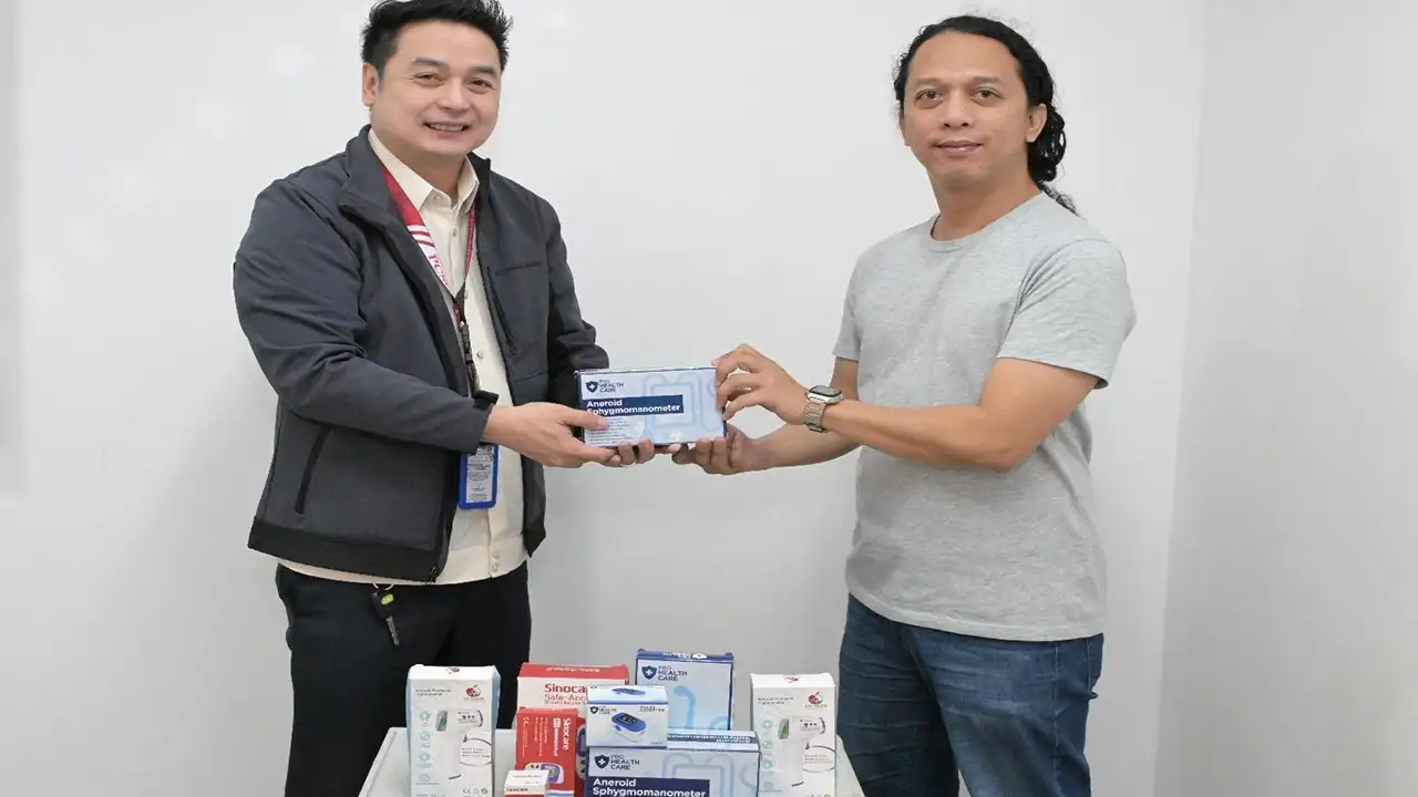 BARANGAY IN DAVAO DEL NORTE RECEIVES MEDICAL DEVICES FROM PCSO