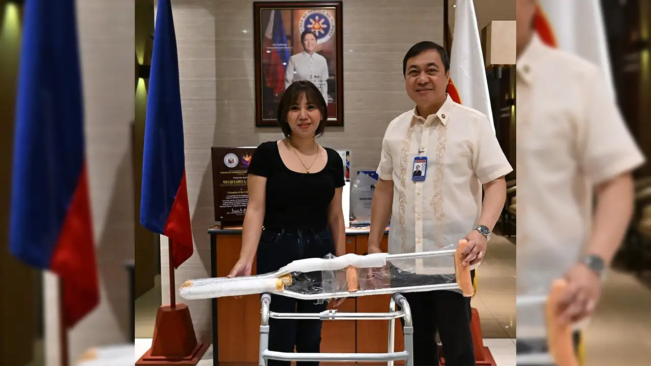 2 LGUS IN CALOOCAN AND ILOILO RECEIVE MEDICAL DEVICES FROM PCSO
