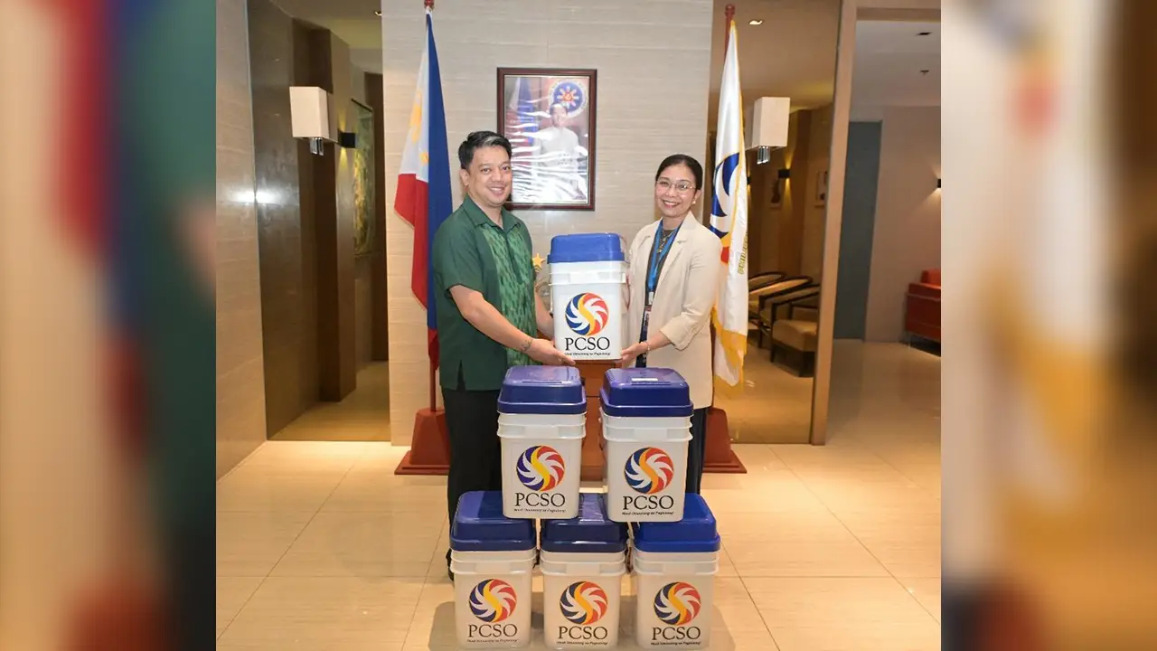 KM PARTYLIST RECEIVES CHARITIMBA FROM PCSO