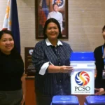 PCSO TURNS OVER FOOD PACKS TO SEN. BAM AQUINO’S OFFICE